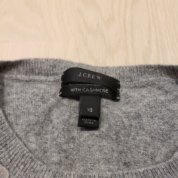 Ladies J Crew Cashmere Gray Sweater - Size XS - Picture 4 of 5